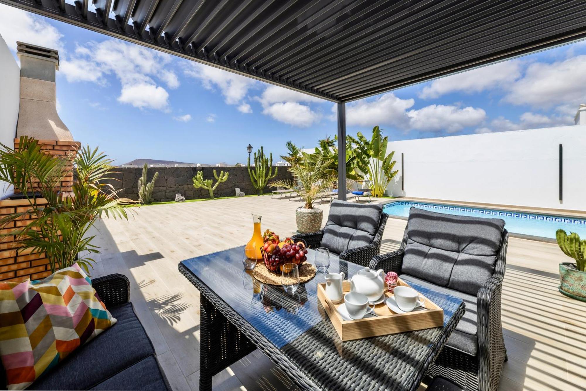 Villa Playa Blanca - Heated Pool, Aircon Dış mekan fotoğraf